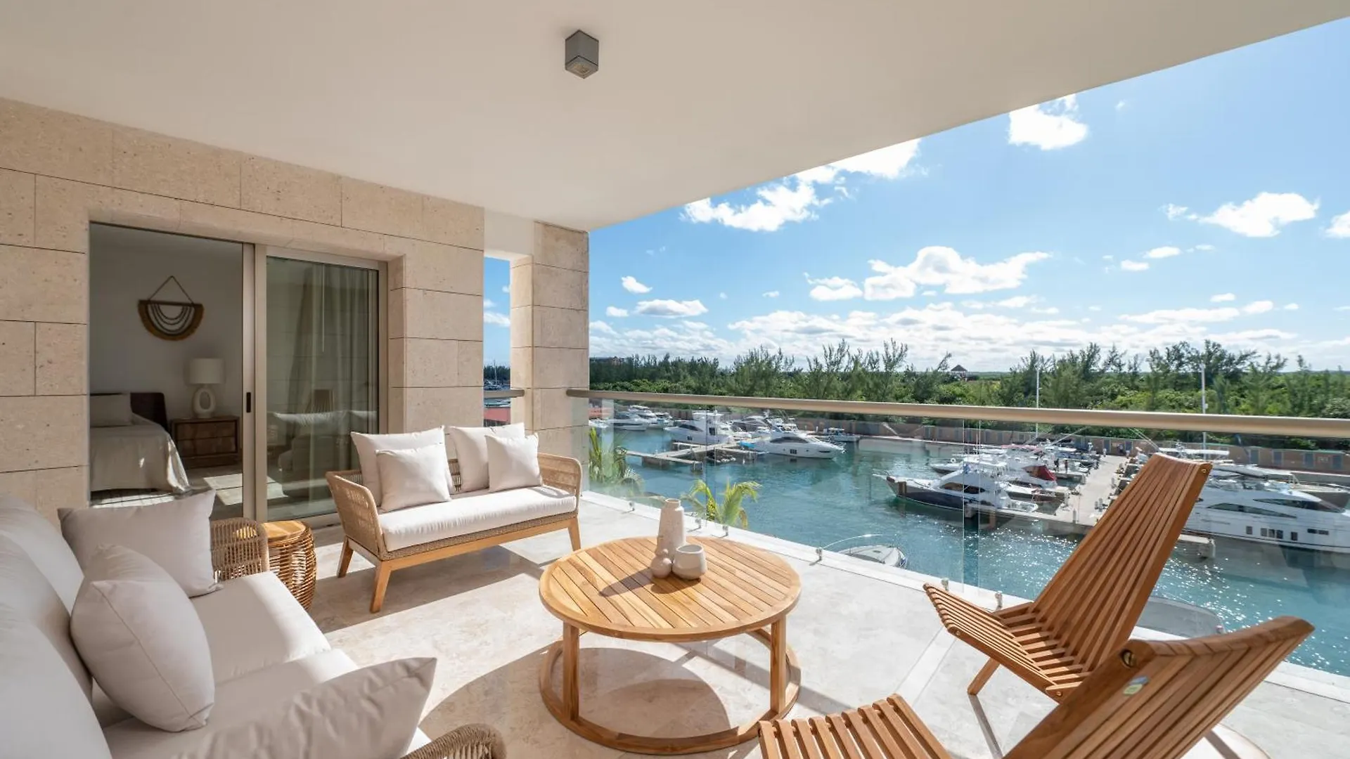 Marina Vista Retreat In Cancun La Amada