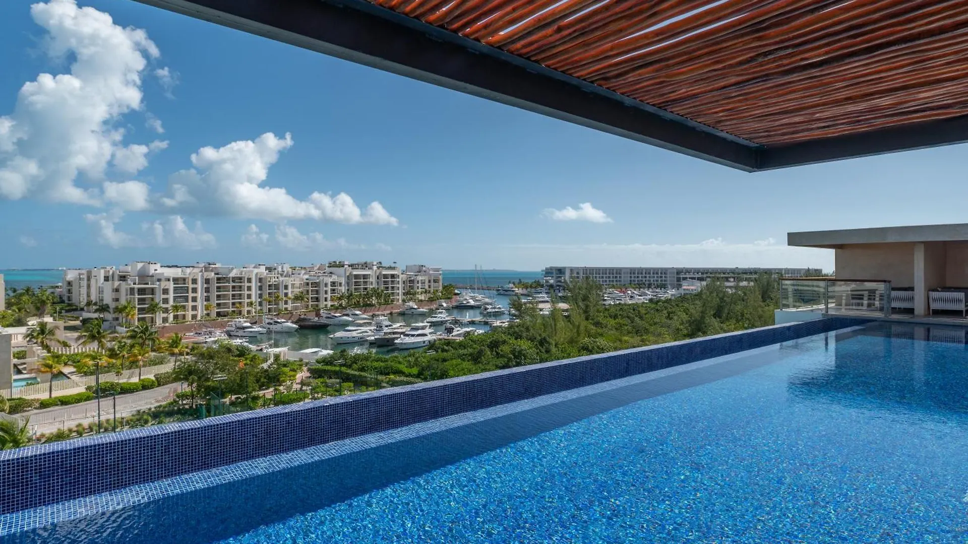 Marina Vista Retreat In Cancun La Amada